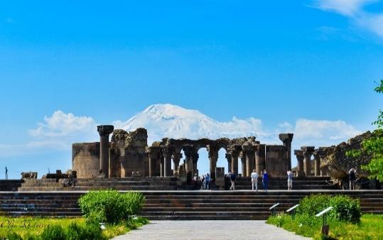 Una visita alla cattedrale di Etchmiadzin (Patrimonio dell Unesco), considerata la prima chiesa al mondo ad