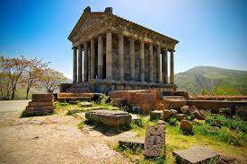 5 ore 110m 100m Garni Gheghard Dopo la colazione, partenza per Garni, l unico tempio pagano conservato (1 Secolo) di tutto il territorio del Caucaso, da dove