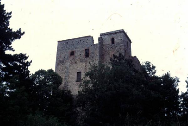 Castello Dal Verme Zavattarello (PV) Link risorsa: http://www.lombardiabeniculturali.