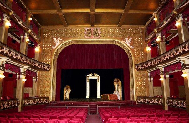 Teatro Grandinetti, Lamezia Terme Come nelle altre edizioni anche quest anno il festival avrà luogo tra il Palazzo Nicotera, sede della biblioteca e della Casa del Libro Antico, il suo cortile e il