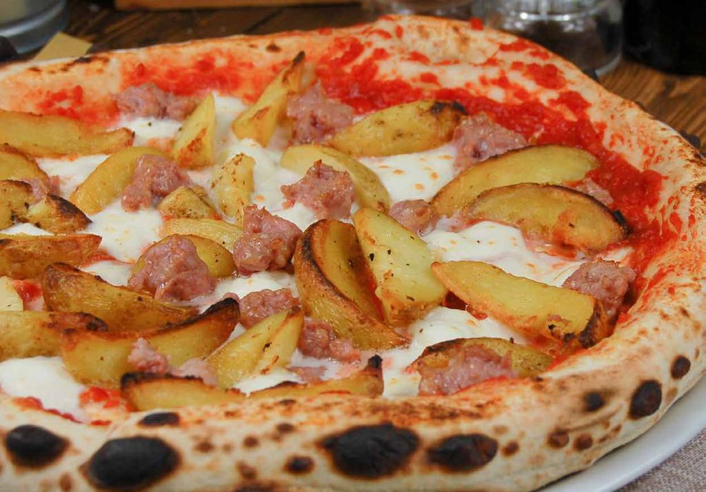 Le Macine La chicca della casa, per veri stomaci affamati: doppia impasto di farina 00 napoletana, pomodoro, mozzarella fior