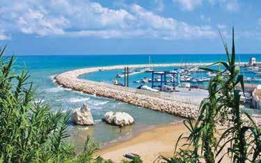 Offerte prenotabili dall 1 al 31 agosto 2019 89 Puglia Rodi Garganico (FG) Hotel Miramare *** 2 / 7 notti pensione completa + servizio spiaggia