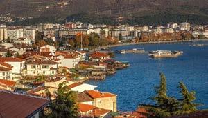 Sono inclusi 4 siti del patrimonio culturale mondiale dell'unesco (Ohrid, Gjirokastra, Butrint e Berat) e visita all'antica città macedone di