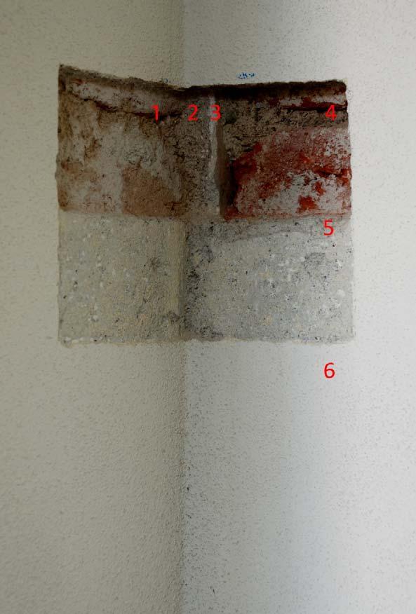 Stratigrafia TS 1B Materiali costitutivi: mattoni, malta da intonaco. Localizzazione: lato nord, piano terra, prima sala (ufficio polizia municipale), parete destra, nicchia.