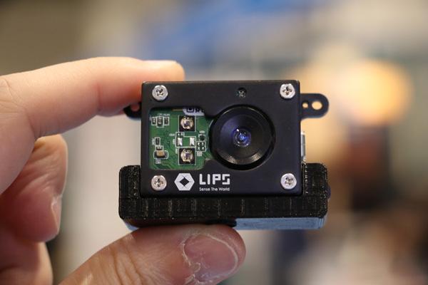 LIPSedge AT rappresenta la camera ToF più avanzata, essendo dotata di un chip FPGA ad alte prestazioni di Altera (ora Intel) e di software SDK brevettato per garantire una risposta fulminea e sicura.