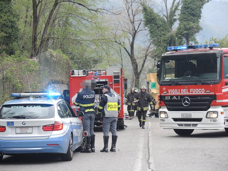 Gravissimo incidente sulla Lecco-Bellagio: un morto 8 Le polemiche Sul tragico incidente è accorso anche Jost Jose,