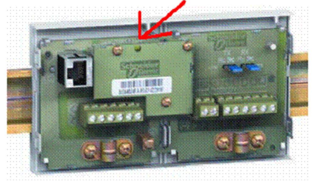 Nelle normali condizioni di funzionamento, il led verde dovrebbe essere: a) spento in Stand-By p.e. in assenza di comunicazione con il supervisore o lo SCADA b) lampeggiante quando in comunicazione