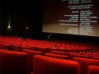 a) Teatri b) Cinematografi c) Cinema teatri d) Auditori e sale convegno e) Locali
