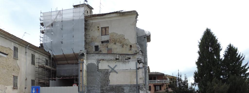 Fot. 2 vista entrando in città da ovest 2 - PROGETTO DI MESSA IN SICUREZZA DELLA PARTE VINCO- LATA E DELLA MANICA NORD PARALLELA A VIA GAVELLO Nel medio-lungo termine ASL AL deve e dovrà