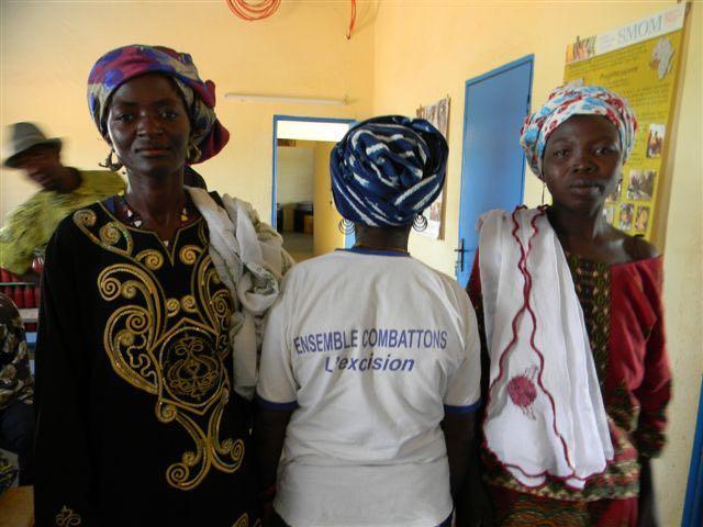 comunità, che prevedono l apprendimento della lingua francese, nozioni di matematica e di educazione sanitaria con una particolare attenzione al contrasto alle MGF come auspicato dalla legislazione