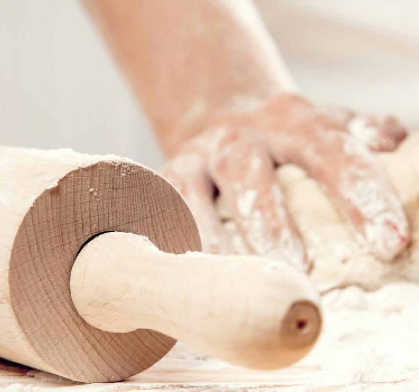 i nostri format mani in pasta La preparazione a tempo di un menù in un lavo ro pratico di preparazione servizi svolgimento Aperitivo di benvenuto (su richiesta) Briefing iniziale Presentazione del