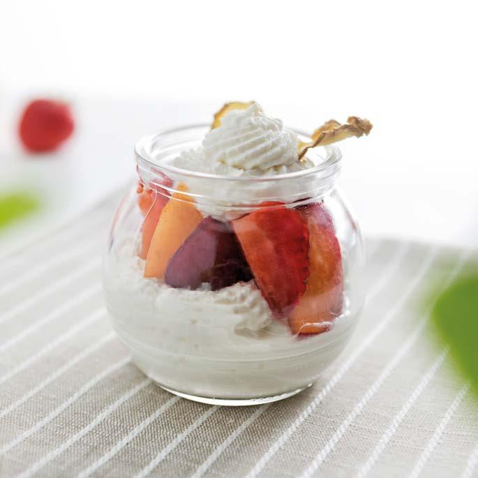 mousse in barattolo Ricotta Saporosa* Zucchero a velo Frutta di stagione Zenzero disidratato Montare la ricotta Saporosa con zucchero a velo. Tagliare la frutta a pezzi.