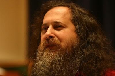 Dice Richard Stallman: Il mio lavoro sul software libero è motivato da un obiettivo ideale: diffondere la libertà e la cooperazione.