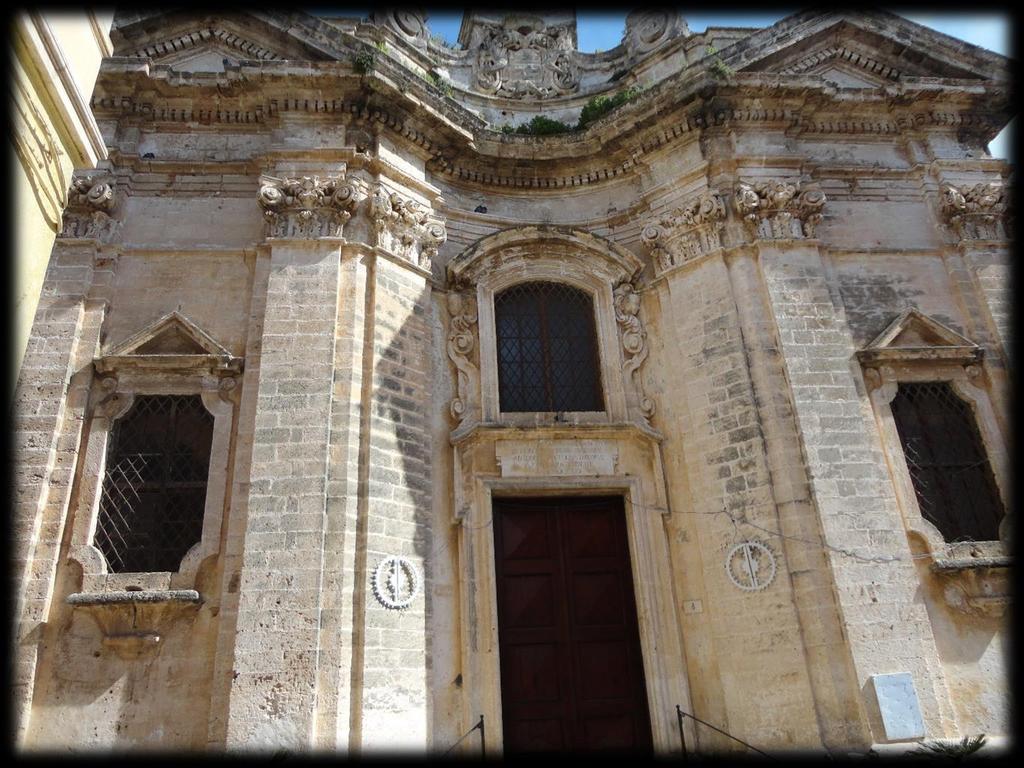 CHIESA DELLA PURITÁ Progettata dall architetto Ferdinando Sanfelice su incarico del fratello, il Vescovo Antonio, che è qui sepolto.