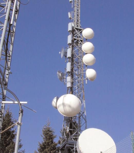 3 Trasmettitori radiotelevisivi. Fig. 2 Stazione radio base per telefonia mobile.