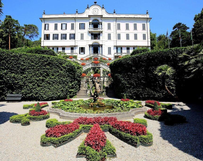 Villa Carlotta a Tremezzo Villa Carlotta è un luogo di rara bellezza, dove capolavori della natura e dell'ingegno umano convivono in perfetta armonia in oltre 70.