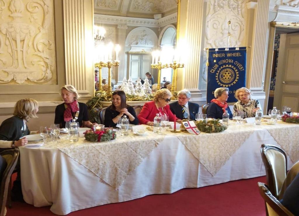 COLAZIONE DI NATALE DEI CLUB GENOVESI 13 Dicembre Alle ore 13.00 insieme al Club Genova C.A.R.F. del Club Genova Ovest C.A.R.F. a Villa lo Zerbino abbiamo partecipato alla colazione di Natale.