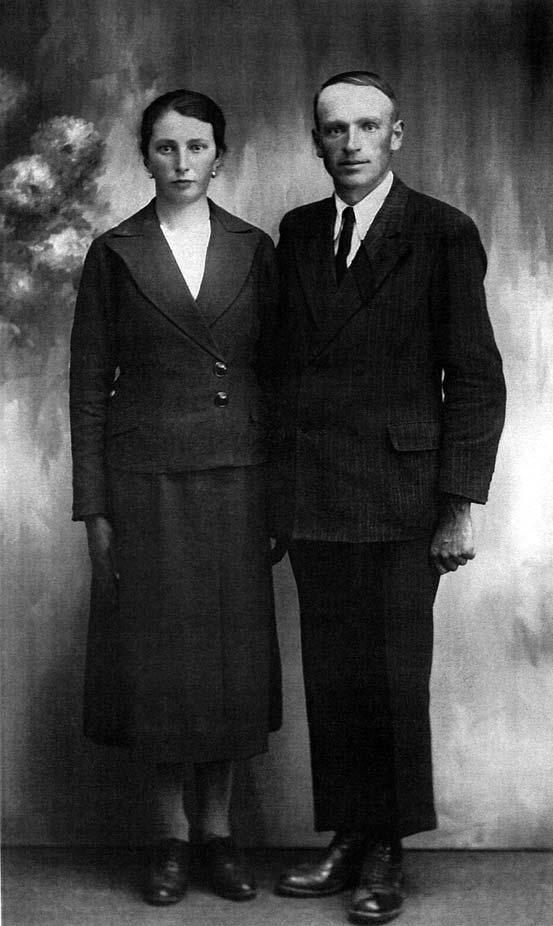 44. GARNERO Raimondo (Monet d Menin) (1906-1963) di Cò di Ugo con la moglie BRUNA Giovanna (Nina d Varoa)