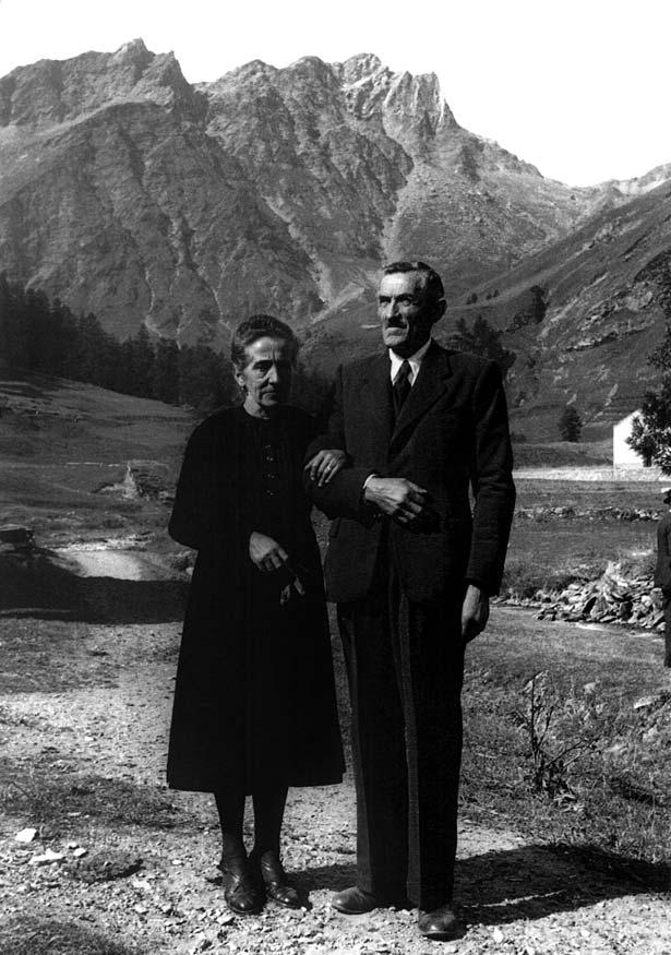 63. BRUNA ROSSO Antonio (Tòni d la Meira) (1886-1965) di Grangette (La Meira); con la moglie GARNERO Morena Maria Maddalena (1891-1964) di Cò di Dau. Ebbero 6 figli (2m - 4f).