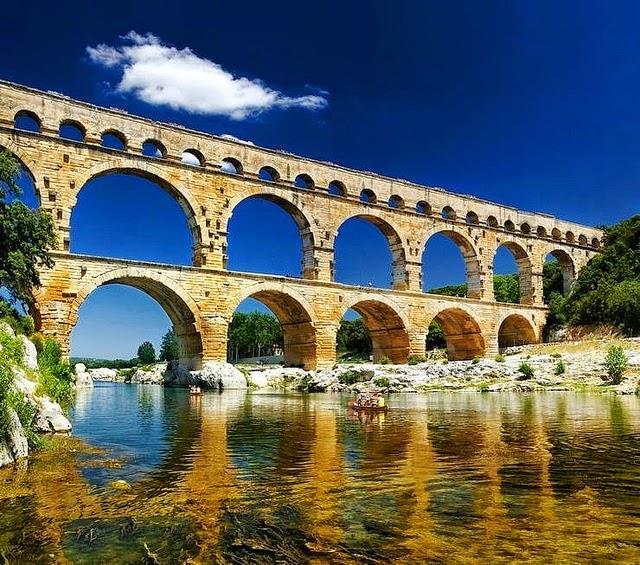 Individuare le fonti Com erano fatti gli acquedotti romani? Dove si trovano?