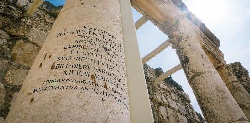 scoperta dei cosiddetti Manoscritti del Mar Morto. Successivamente, visiteremo uno dei posti più mistici mai esistiti: il Monastero di San Giorgio.