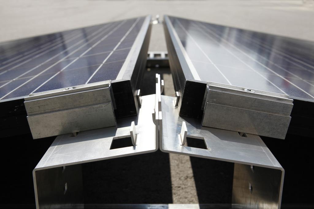 Sistema di Montaggio Est-Ovest 100/10 per moduli fotovoltaici con una larghezza da 950-1.013 mm, 10 angolazione 1.