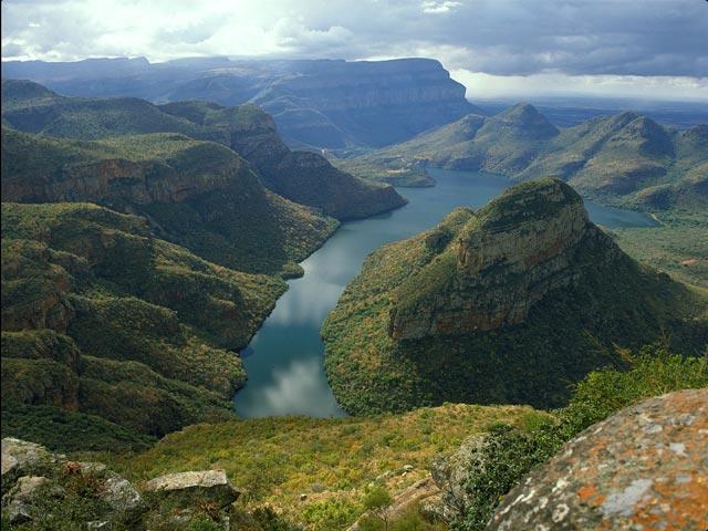 Mpumalanga Mpumalanga si trova nella parte orientale del Sudafrica, a nord del KwaZulu- Natal e confina con lo Swaziland e il Mozambico.