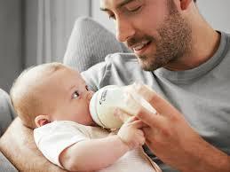 Il papà È stato osservato che i padri, quando si connettono di più con i neonati (sono accudenti e coinvolti nelle cure quotidiane), risultano meno attivi dal punto di vista sessuale.