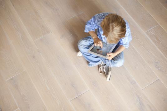 Finitura Rovere (naturale tinto) spazzolato In alternativa verrà proposta una