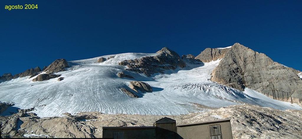 IL REPORTING AMBIENTALE (3) CRIOSFERA - Bilancio di massa dei ghiacciai Indicatore di stato elaborato per un campione di ghiacciai alpini, i, che rappresenta la somma algebrica tra la massa di