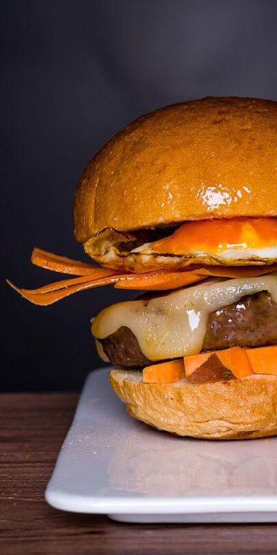 SPICYBUGERGOURMET* (servito con chips di patate) AVARIZIA BURGER DI CHIANINA GRAN-GOURMET