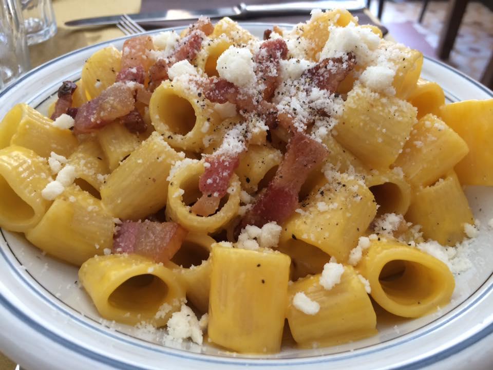 Santo Palato, il benvenuto La carbonara. Ottima, per consistenza e sapore. La carbonara come deve essere.