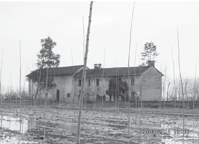 Frascarolo (pv) VIA ANGELERI - CASCINA Angeleri composta da un primo edificio con diverse destinazioni,magazzino, portico, ricovero attrezzi, legnaia a due piani fuori terra, abitazione su due piani