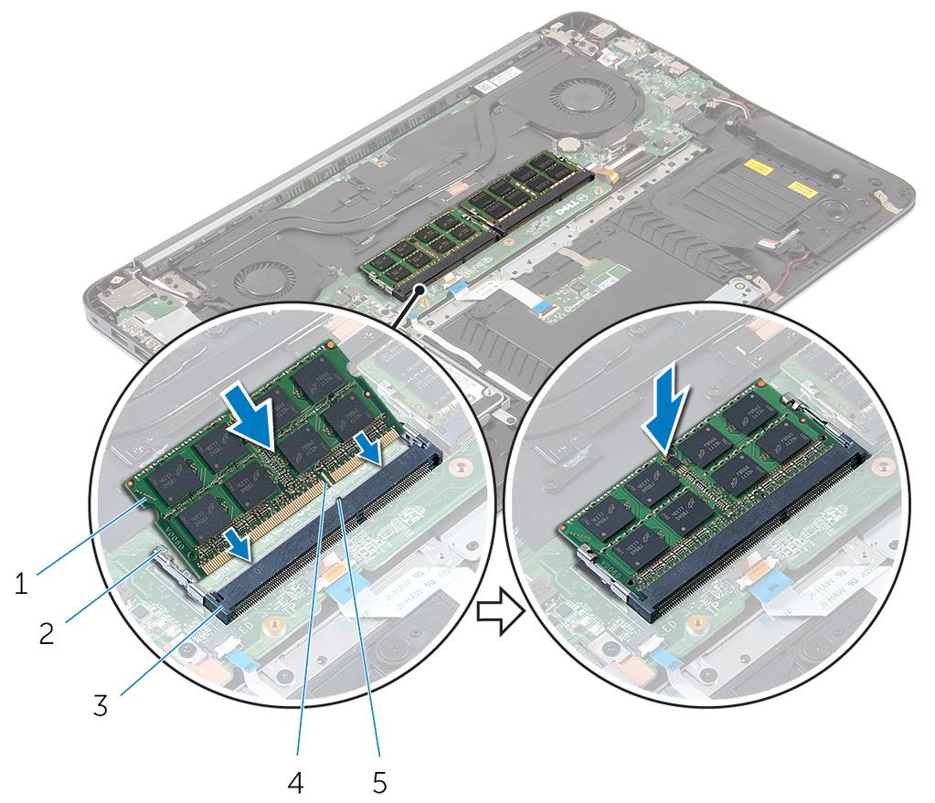 2 Far scorrere saldamente il modulo di memoria nello slot con un'angolazione di 45 gradi e fare pressione su di esso finché non scatta in posizione. N.B.