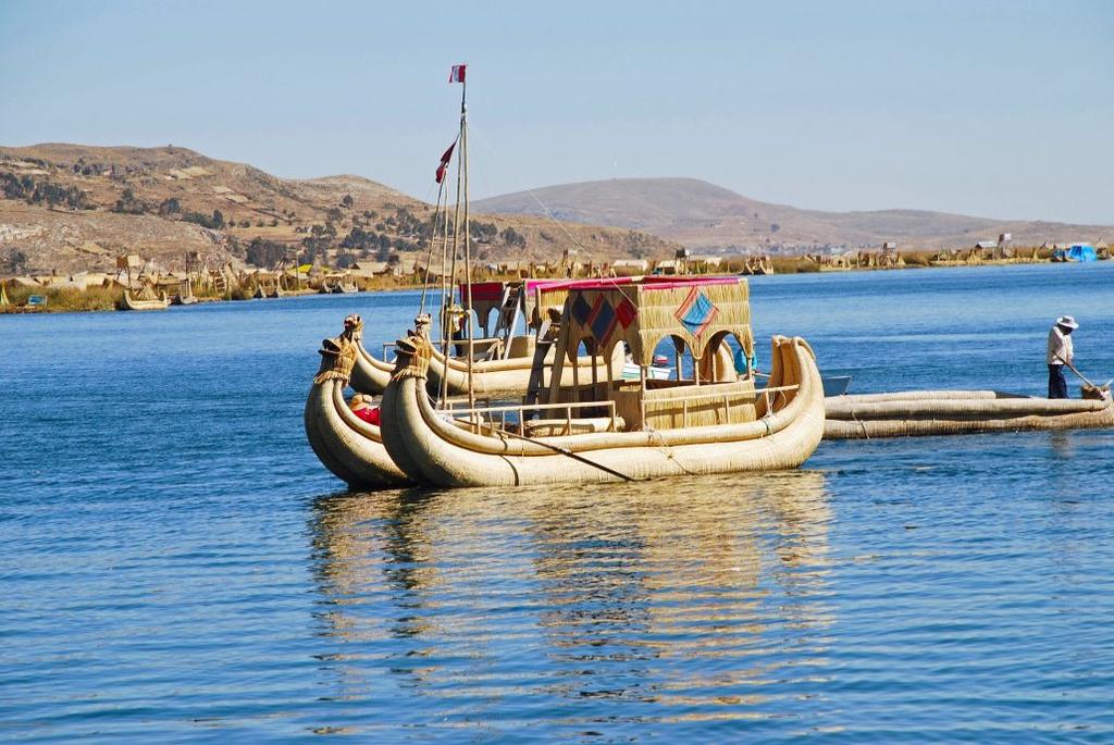 Il Viaggiatore Magazine Barca cerimoniale Lago Titicaca, Perù Il Perù, terzo paese per superficie dell America latina e grande quattro volte l Italia (ma con sola metà popolazione), vale ancora