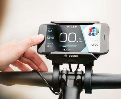 Bike fa diventare lo smartphone un personal trainer grazie al collegamento Il nuovo SmartphoneHub trasforma la pedelec in un'ebike sempre collegata in rete che entra a pieno intelligente che