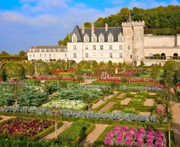 ospitato Leonardo Da Vinci la cui tomba è situata nella vicina cappella. Sosta nel campeggio di Amboise.