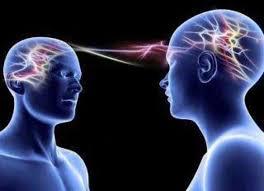 La relazione/emozione/comunicazione implicita, da inconscio a inconscio, modifica il cervello di entrambi i partner in senso evolutivo, se avviene nel giusto dialogo e nel