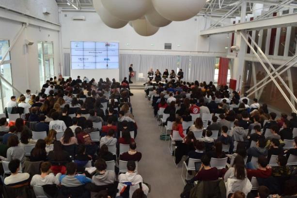 Il Progetto CSR Seaside oltre ad occuparsi di formazione ha ideato e realizzato il progetto educativo White Energy Week.