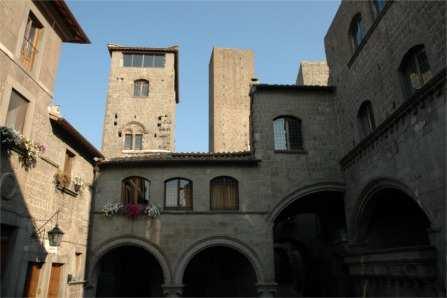 sul percorso: Alle porte di Viterbo, effettuando una piccola deviazione possiamo visitare i ruderi di Ponte Camillario, antico manufatto romano.