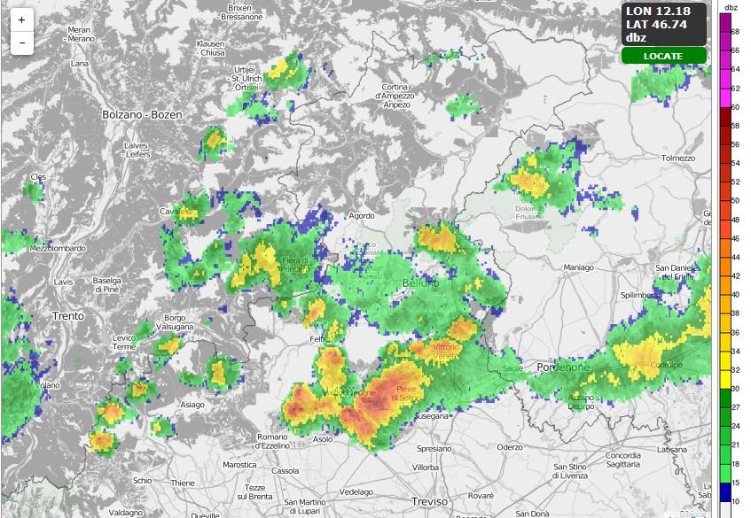 40 legali. Cella temporalesca a Nord di Vittorio Veneto. Successivamente la cella si rigenera verso sud ovest lungo la fascia pedemontana trevigiana, con fenomeni localmente intensi. Figura 3.