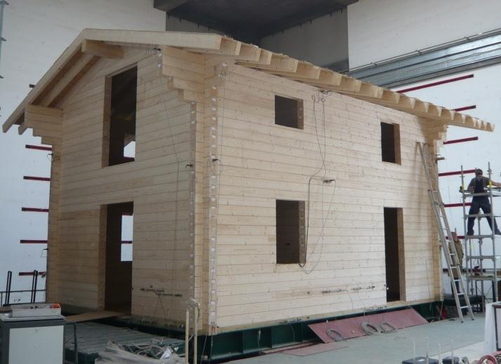 TEST 1: EDIFICIO BLOCKHAUS L edificio blockhaus è stato realizzato dall azienda portoghese Rusticasa 5 mentre L Università del Minho 6 si è occupata direttamente sia della fase di progettazione che