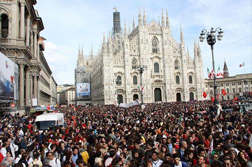 @democratica_web 23 aprile 2019 25 aprile, Zingaretti alla testa del corteo di Milano (dedicato alle donne) La scelta degli organizzatori è stata anche quella di diffondere sui social le biografie