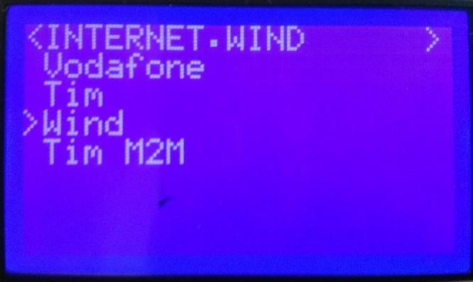 Verificare che la prima scritta in alto sia: <INTERNET.WIND> in caso sia installata una sim card Wind <WEB.OMNITEL.