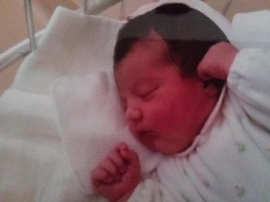 Un giorno cioè il 31/03/2010 è nata una bambina di nome Alessia Bellomo che vive con sua madre Tiziana e suo padre Lorenzo. Con gli anni Alessia è cresciuta.