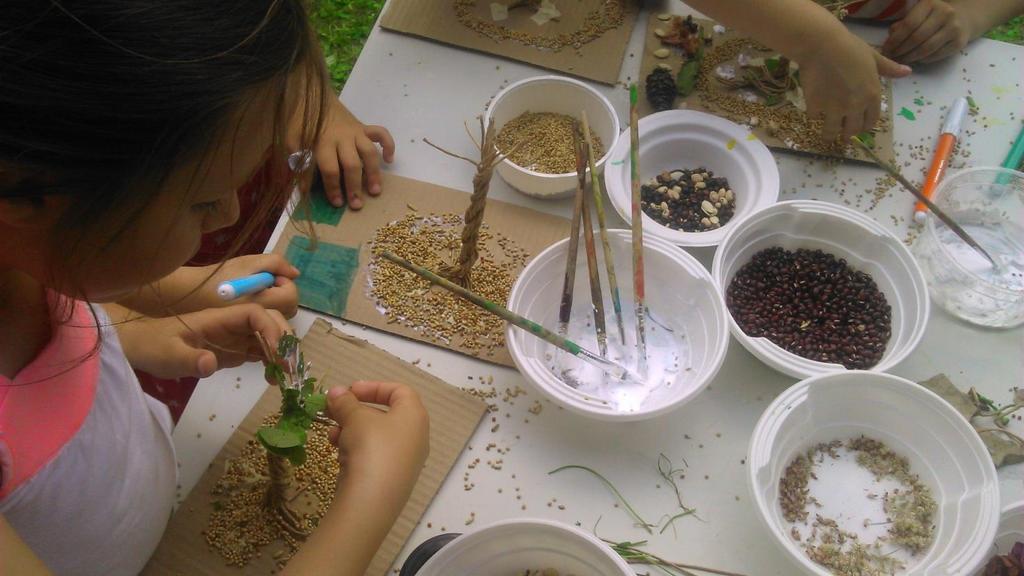 LABORATORI CREATIVI A TEMA AMBIENTALE Ecofficine propone anche laboratori creativi per bambini e ragazzi, a scuola o in altri contesti, attraverso i quali rendere concreti i temi e i problemi