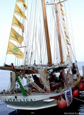 È un quadro a tinte fosche quello emerso dalle analisi dei biologi di Goletta Verde sullo stato di salute del mare marchigiano.