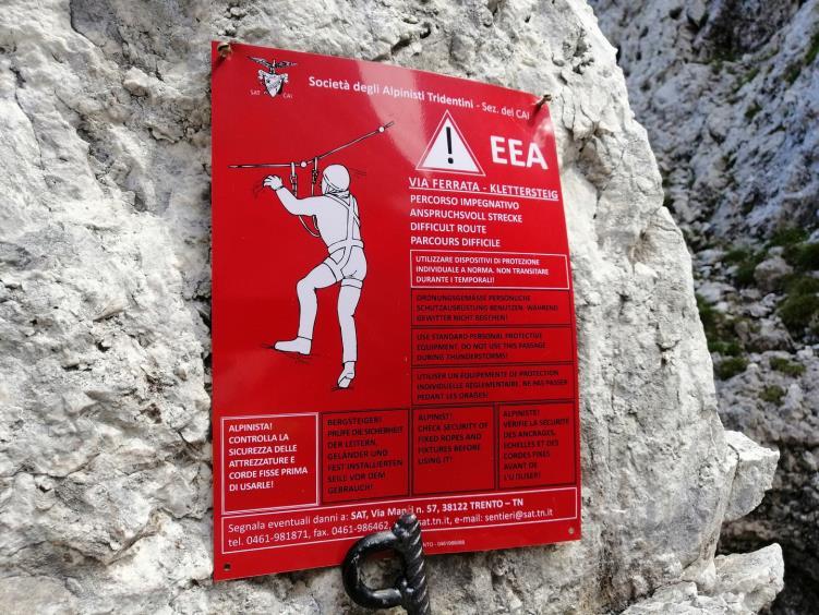 ), posto a circa metà strada, del completo tragitto. Possibilità Pranzo al Rifugio Pradidali o al Sacco (Percorso A) Rifugio Pradidali Cabinovia Colverde Con breve tratto di sentiero EEA, dal Rif.