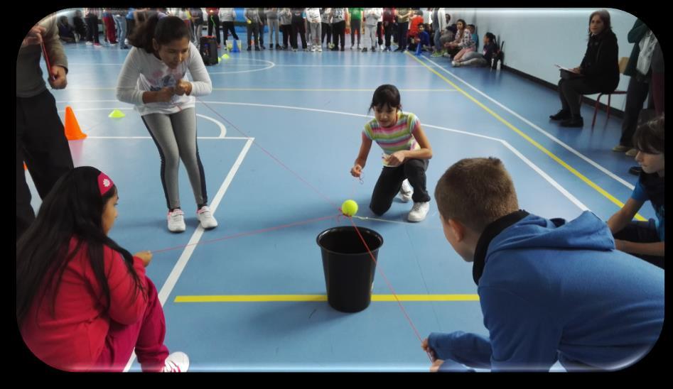 SCHEDA GIOCO: ANELLI TEMPO: 15 minuti OBIETTIVO: portare più palline possibili alla fine del percorso, utilizzando l anello. REGOLE: I concorrenti gareggiano a gruppi di 5.