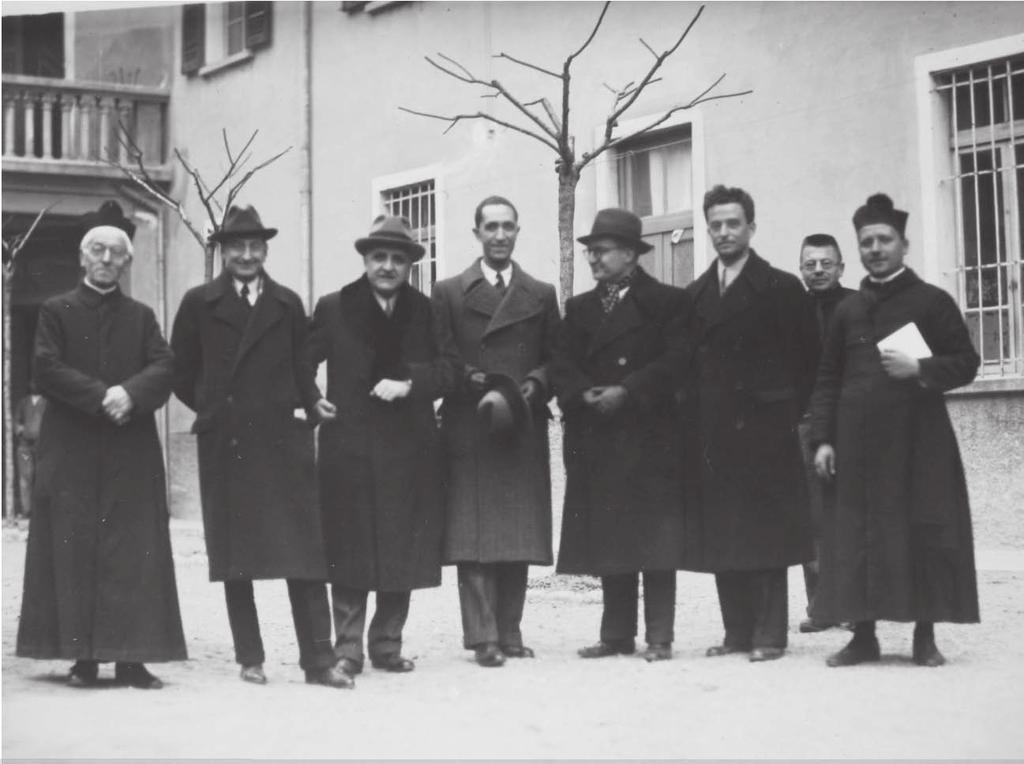 RASSEGNA FOTOGRAFICA Maggio 1937, da sinistra: il direttore d.